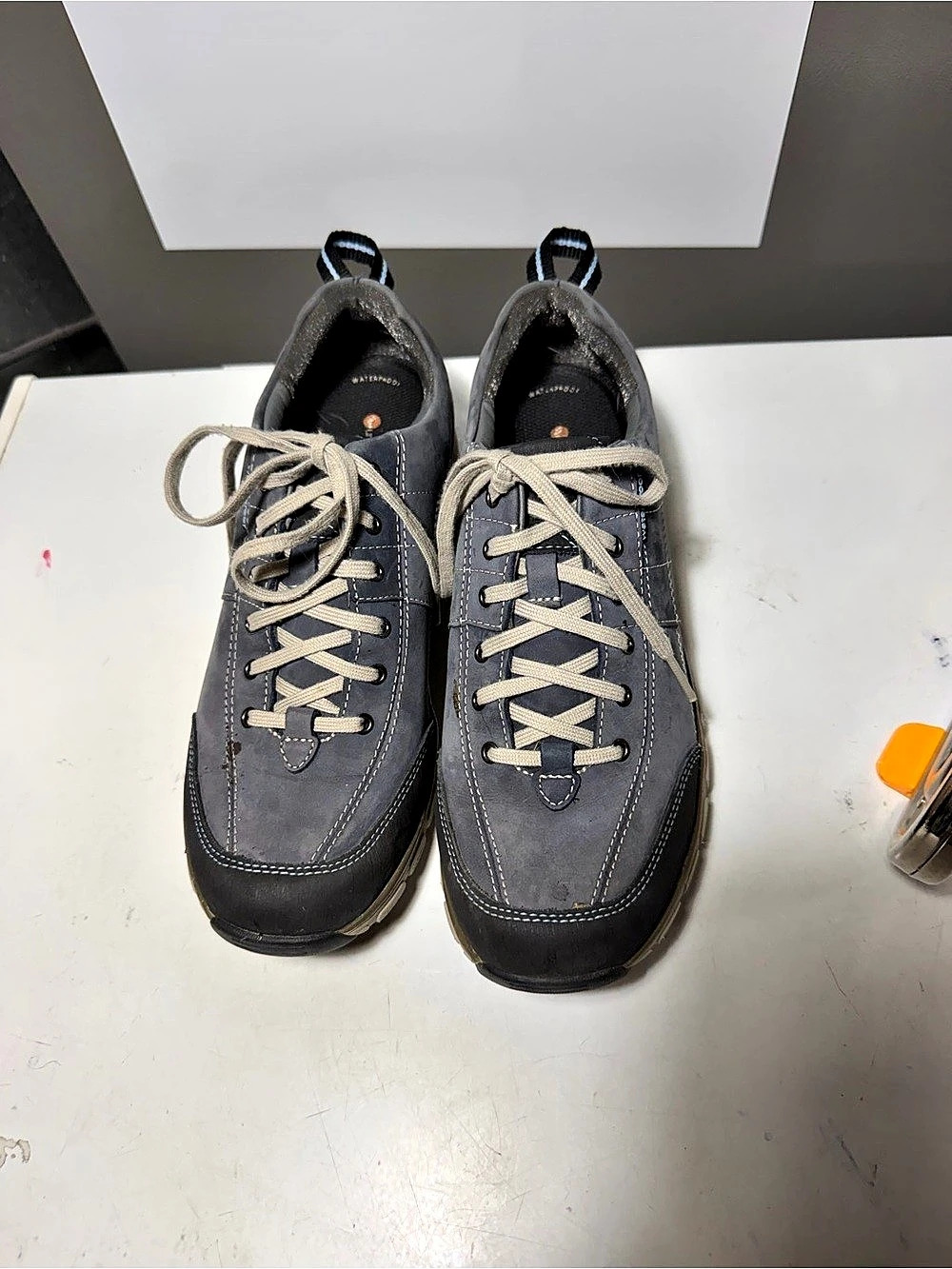 Earth WaveWalk by Clark Athletic Shoes Gray & Black US 9½ D